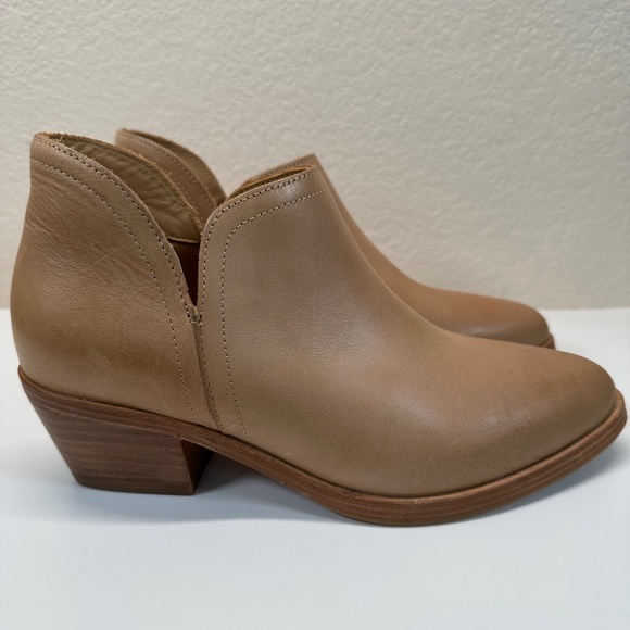 Nisolo Mia Ankle Booties Womens Sz. 7.5 Quality Leather Versatile Cushioned NWOT - Picture 1 of 16